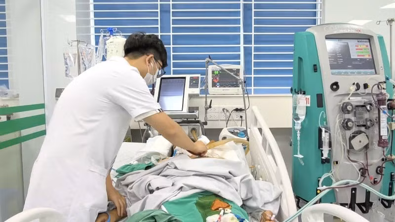 Bệnh nhân nằm điều trị tại Bệnh viện Bệnh Nhiệt đới Trung ương. 