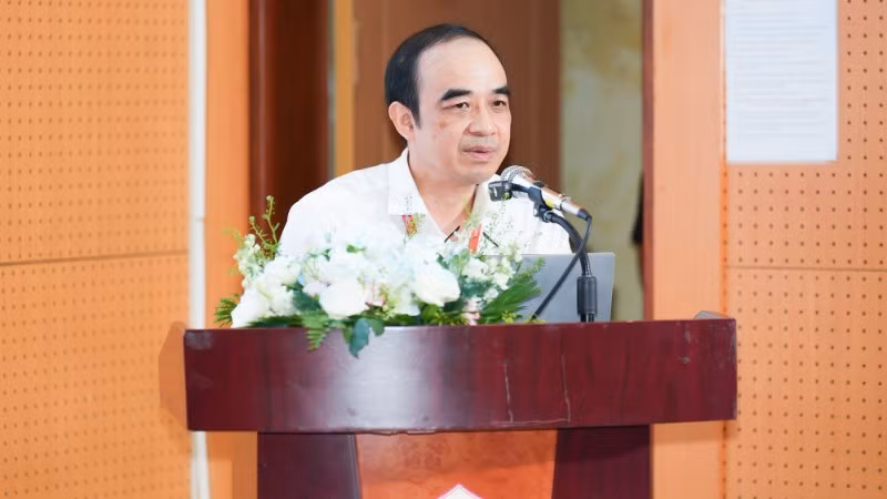 Giáo sư, Tiến sĩ Nguyễn Hữu Tú, Hiệu trưởng Trường Đại học Y Hà Nội phát biểu.