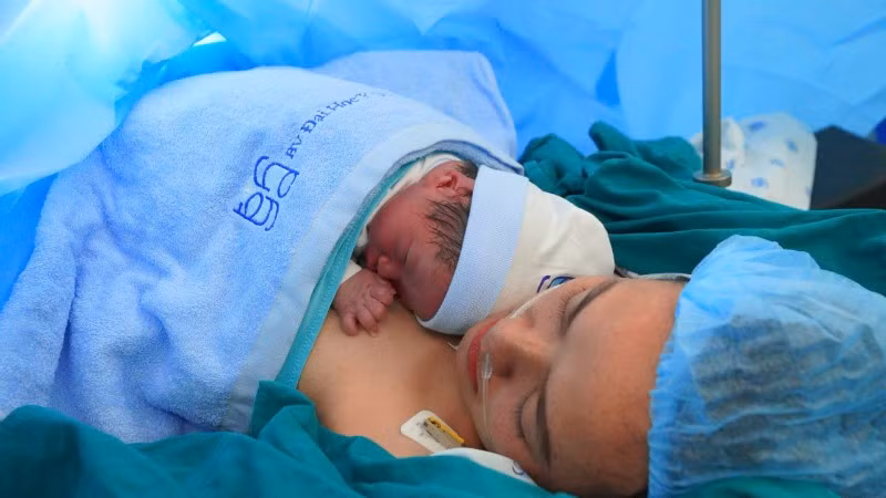 Em bé chào đời khỏe mạnh sau can thiệp.