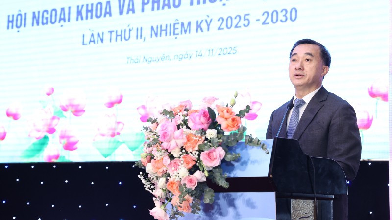 Giáo sư, Tiến sĩ Trần Văn Thuấn, Thứ trưởng Y tế phát biểu tại hội nghị.