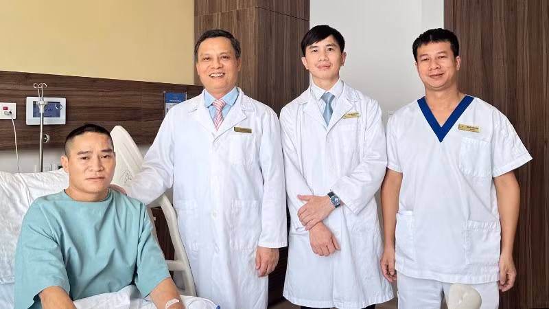 Bệnh nhân bình phục sau ca mổ sinh tử, với tình trạng cấp cứu nguy kịch.