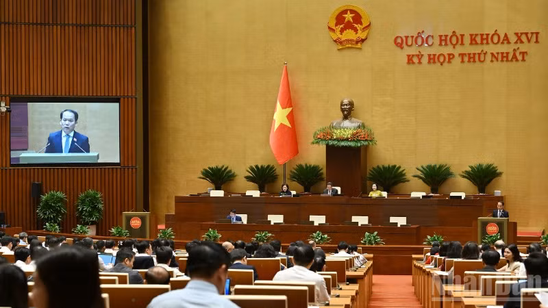 Quốc hội họp phiên chiều 8/4. (Ảnh: THỦY NGUYÊN)