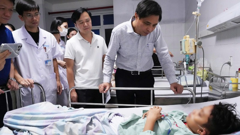 Cháu M. là nạn nhân nhỏ tuổi được cứu sống trong vụ lật tàu du lịch tại Vịnh Hạ Long.