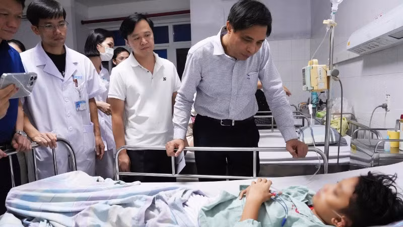 Cháu M. là nạn nhân nhỏ tuổi được cứu sống trong vụ lật tàu du lịch tại Vịnh Hạ Long.