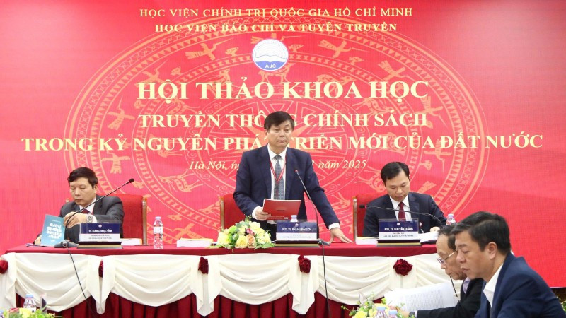 Phó Giáo sư, Tiến sĩ Phạm Minh Sơn, Giám đốc Học viện phát biểu chào mừng hội thảo.