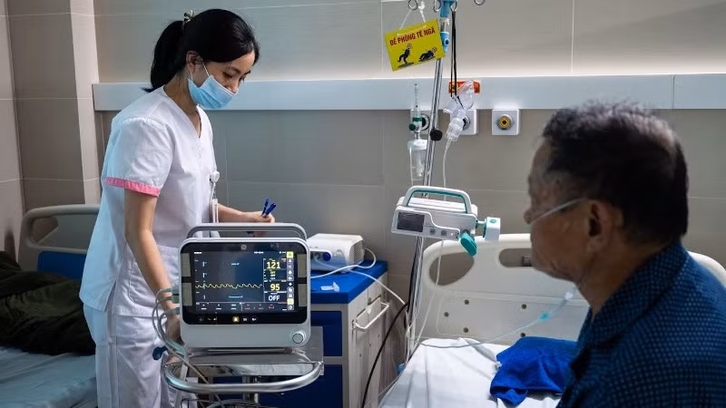 Bệnh nhân nằm điều trị cúm A tại Bệnh viện Thanh Nhàn. (Ảnh: BVCC) 