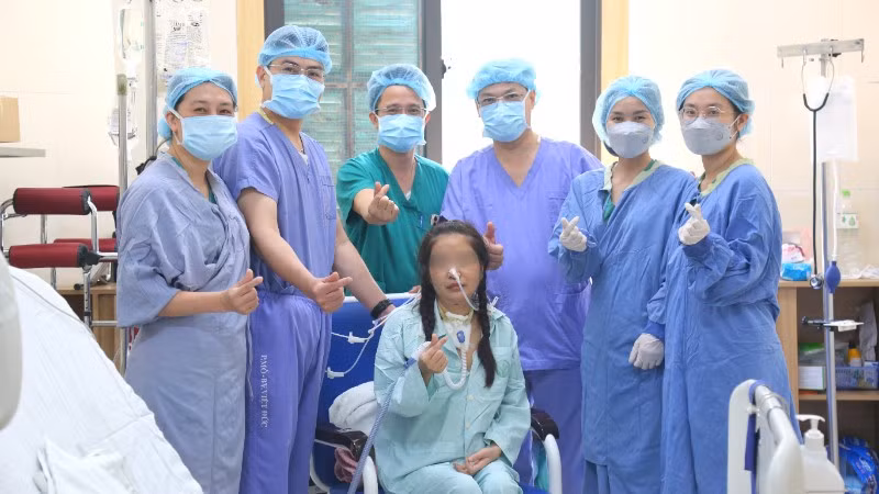 Bệnh nhân đang hồi phục sức khỏe sau khi được ghép tim-phổi.