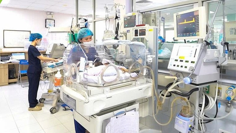 Bệnh nhi được tích cực cứu chữa tại Trung tâm Sơ sinh, Bệnh viện Nhi Trung ương nhưng không qua khỏi. 