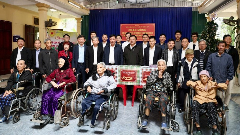 Lãnh đạo Bộ Y tế và Bệnh viện Da liễu Trung ương thăm, chúc Tết bệnh nhân tại Khu điều trị phong Quỳnh Lập.