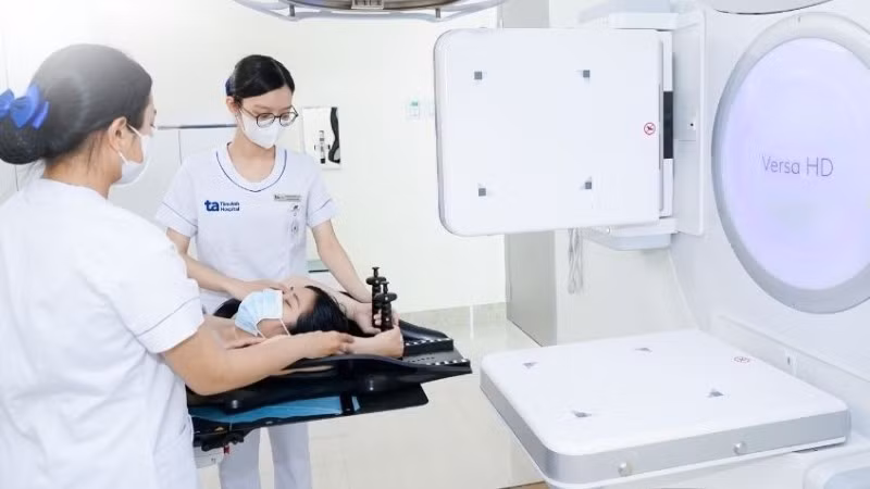 Bệnh viện duy trì lịch xạ trị xuyên Tết phục vụ người bệnh. 