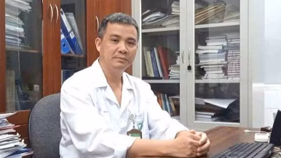 Tiến sĩ, bác sĩ Nguyễn Trung Nguyên, Giám đốc Trung tâm Chống độc, Bệnh viện Bạch Mai.