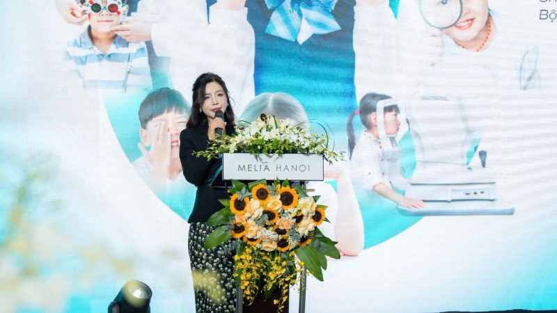 Thạc sĩ, bác sĩ Đinh Thị Phương Thủy, Giám Đốc điều hành Bệnh viện Đông Đô phát biểu tại hội thảo.