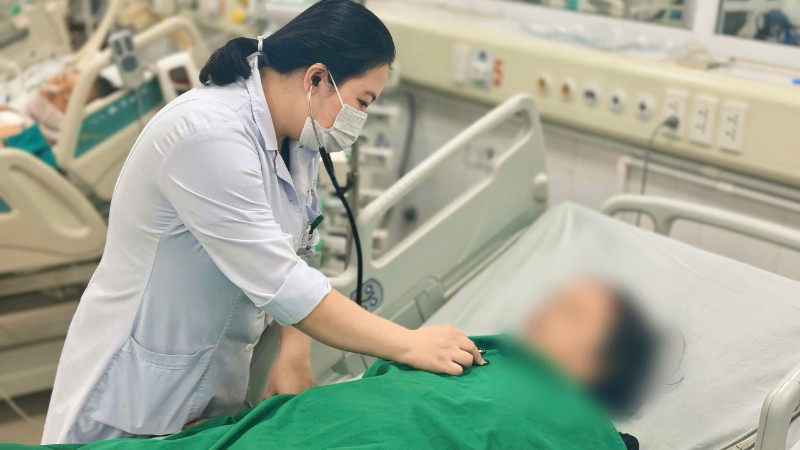 Bệnh nhân nằm điều trị tại Bệnh viện Bệnh Nhiệt đới Trung ương.
