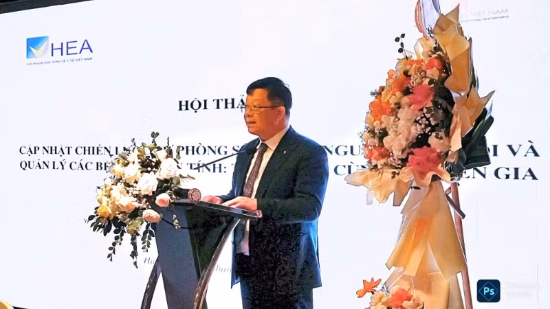 Phó Giáo sư, Tiến sĩ Nguyễn Trung Anh, Chủ tịch Hội Lão khoa Việt Nam, Giám đốc Bệnh viện Lão khoa Trung ương phát biểu.