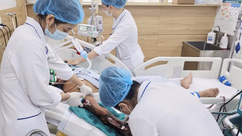 Bệnh nhân hoại tử cánh tay khi nhập viện