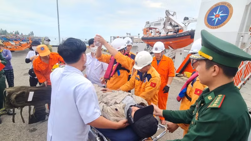 Bệnh nhân được bàn giao cho cơ quan chức năng.