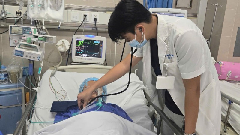 Bệnh nhân được cấp cứu qua giai đoạn nguy kịch.