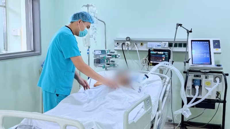 Bệnh nhân được điều trị tích cực tại Bệnh viện Trung ương Quân đội 108.