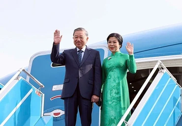 Tổng Bí thư Tô Lâm và Phu nhân cùng Đoàn đại biểu cấp cao Việt Nam lên đường thăm cấp Nhà nước tới Đại Hàn Dân Quốc. Ảnh: TTXVN