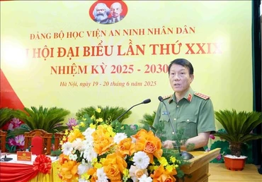 Đại tướng Lương Tam Quang, Ủy viên Bộ Chính trị, Bí thư Đảng ủy Công an Trung ương, Bộ trưởng Công an phát biểu chỉ đạo đại hội. (Ảnh: TTXVN)