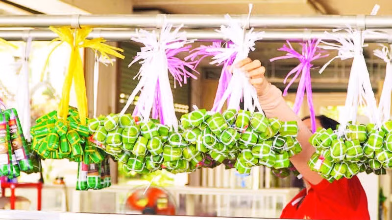 Nem Lai Vung được bày bán phục vụ du khách tại xã Lấp Vò, tỉnh Đồng Tháp.