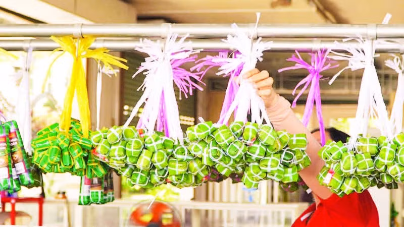 Nem Lai Vung được bày bán phục vụ du khách tại xã Lấp Vò, tỉnh Đồng Tháp.