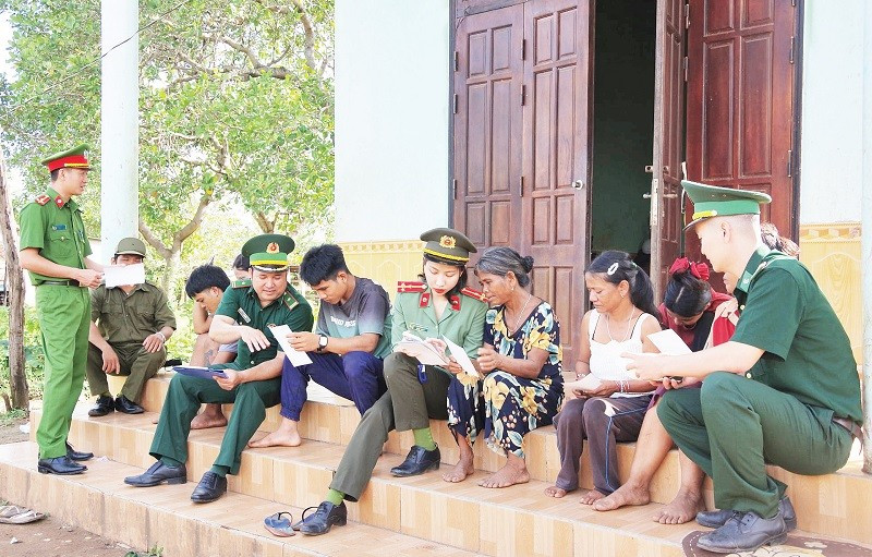 Được sự quan tâm, hỗ trợ của các cấp chính quyền, lực lượng vũ trang, đời sống bà con vùng biên giới Ia Púch ngày càng khởi sắc.