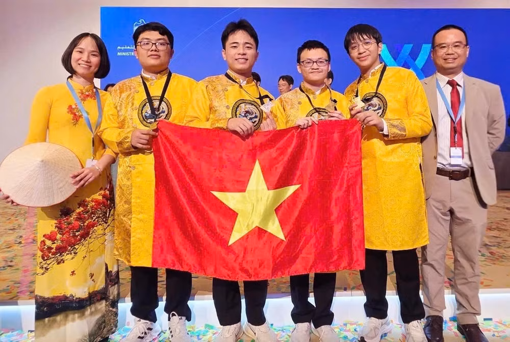 Đoàn Việt Nam tại Olympic Hóa học quốc tế lần thứ 57, năm 2025 (Ảnh: MOET)