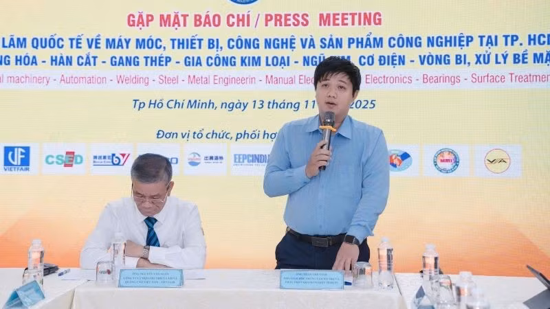 Đại diện Ban tổ chức thông tin về VINAMAC EXPO 2025.