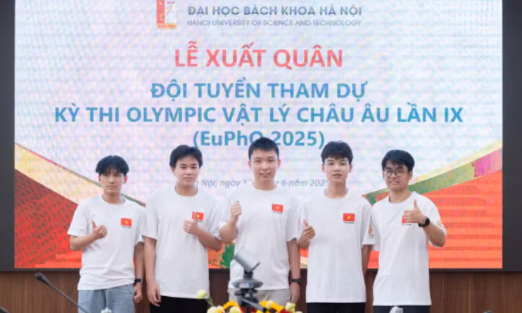 Đội tuyển Việt Nam với 5 học sinh tham dự Olympic Vật lý châu Âu. (Ảnh: HUST)