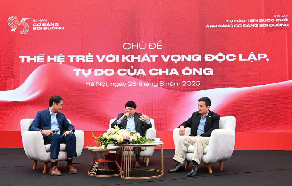 Nội dung nào dưới đây là điều kiện khách quan thuận lợi cho cách mạng tháng tám nổ ra?