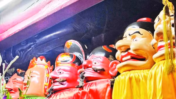 Bộ Thánh tượng được đánh giá có niên đại cổ và đẹp nhất trong các bộ đầu rối ở miền bắc. 