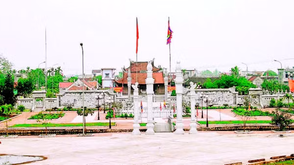 Đền thờ Khúc Thừa Dụ ở thôn Cúc Bồ.