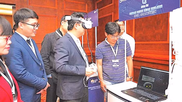 Triển lãm giải pháp công nghệ của các startup Hàn Quốc Shinhan Square Bridge Việt Nam 2025.
