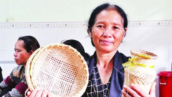 Các sản phẩm vừa mang lại giá trị về kinh tế, vừa tạo thêm công ăn việc làm cho người dân thôn Duệ.