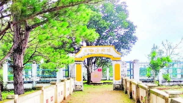 Di tích Cây mít tổ được xếp hạng Di tích lịch sử cấp tỉnh tại khu vực Đồn Biên phòng Bu P’răng.