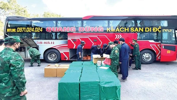 Đồn Biên phòng cửa khẩu quốc tế Lao Bảo liên tiếp phát hiện các vụ vận chuyển hàng lậu, thu giữ số lượng lớn hàng hóa.