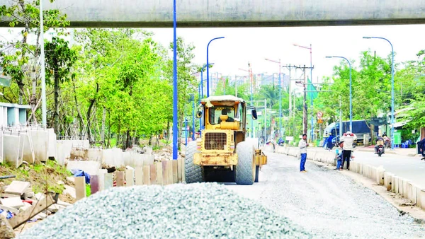 Một dự án đầu tư công đang triển khai thi công tại nút giao Rạch Chiếc.