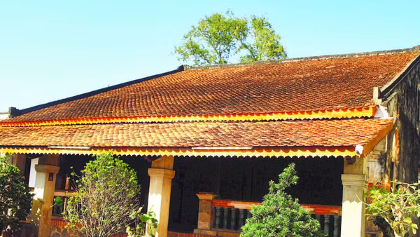 Nhà cổ Đốc Phủ sứ Nguyễn Văn Kiên tọa lạc tại số nhà 39 đường Phan Chu Trinh (phường Tân Ninh, tỉnh Tây Ninh).