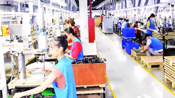 Sản xuất linh kiện điện tử ở Khu công nghiệp Đông Mai, Quảng Ninh.