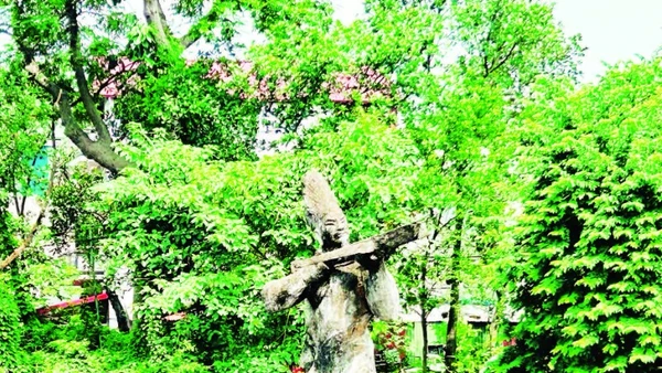 Tượng Cao Lỗ, một vị tướng dưới thời An Dương Vương đã chế tạo ra nỏ thần.