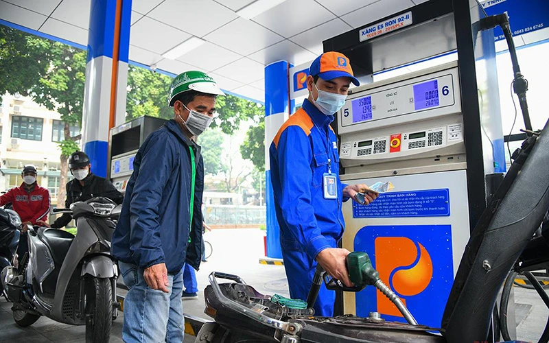 Bộ Công Thương Điều Chỉnh Giá Xăng Dầu: E5 Giảm, RON95 Tăng Từ Ngày 12/3