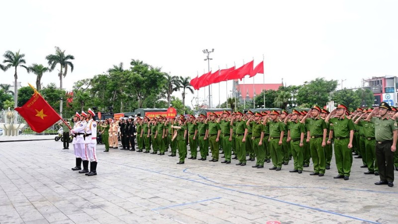 Các lực lượng Công an thành phố Hải Phòng ra quân thực hiện đợt cao điểm tấn công, trấn áp tội phạm, bảo đảm an ninh, trật tự phục vụ Đại hội Đảng các cấp, các hoạt động kỷ niệm, sự kiện chính trị quan trọng trên địa bàn thành phố.