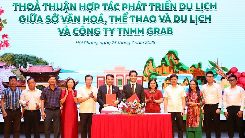 Sở Văn hóa, Thể thao và Du lịch Hải Phòng ký kết thỏa thuận hợp tác phát triển du lịch với Công ty Grab Việt Nam. ky-grab-8986.jpg