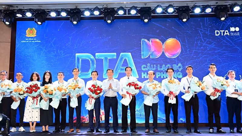 Ra mắt Câu lạc bộ và Cổng thông tin điện tử Niềm tin số Hải Phòng. (Ảnh: XUÂN TRƯỜNG)
