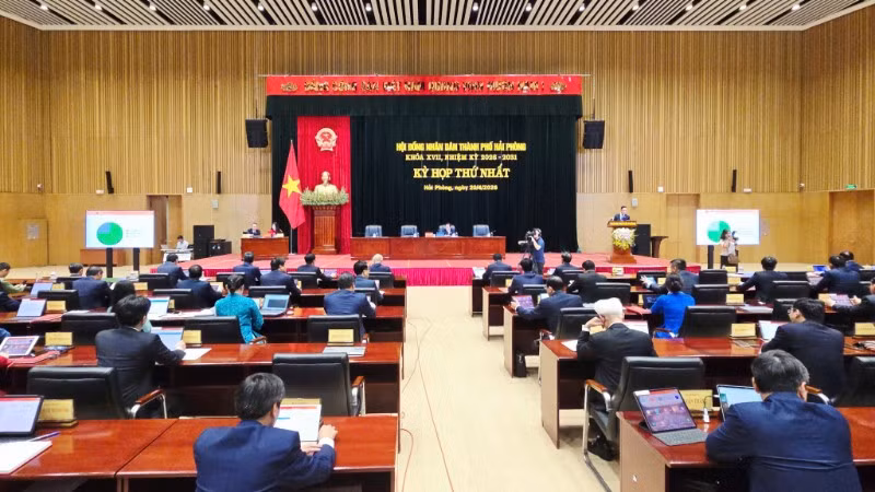 Quang cảnh kỳ họp.