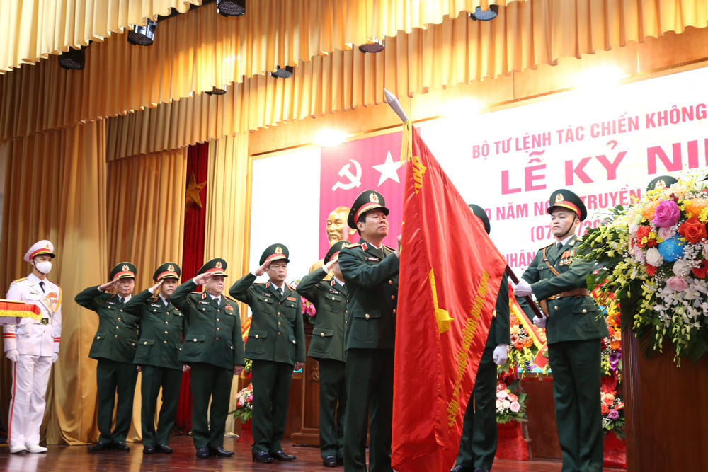 Bộ Tư lệnh 86 đón nhận huân chương hạng 3. qd-3.jpg