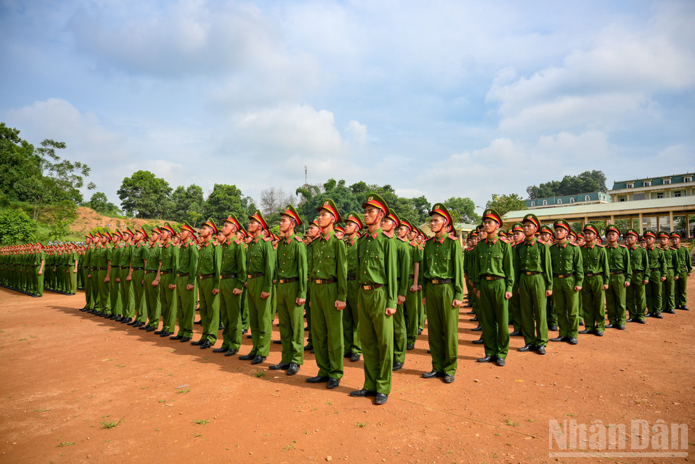 Tại địa điểm đóng quân của Tiểu đoàn Cảnh sát cơ động số 3, Trung đoàn Cảnh sát cơ động Tây Bắc (phường Yên Thịnh, thành phố Yên Bái, tỉnh Yên Bái), hơn 800 cán bộ, chiến sĩ tập luyện cho Lễ diễu binh, diễu hành. ndo_br_a80-yen-bai-8397.jpg