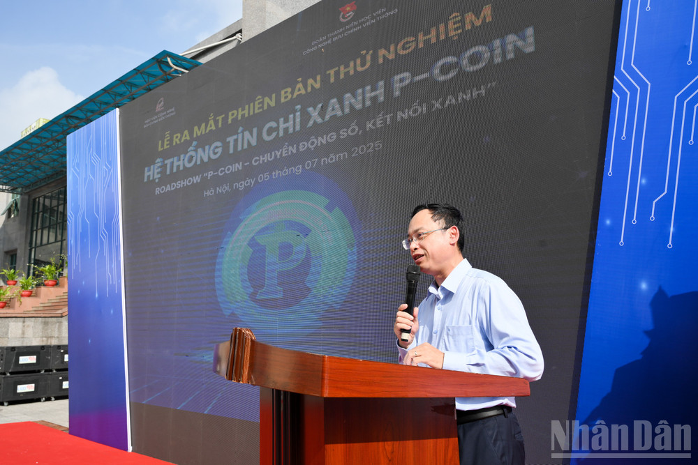 PGS.TS Trần Quang Anh, Phó Giám đốc Học viện Bưu chính viễn thông phát biểu tại sự kiện. ndo_br_p-coin-hv-buu-chinh-vien-thong-9085.jpg