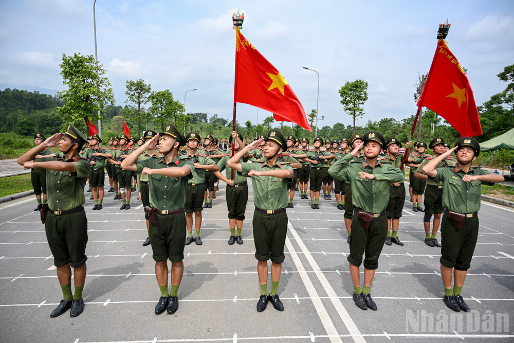 Thông qua hội thao lần thứ nhất các khối tham gia diễu binh, diễu hành tại các địa điểm huấn luyện và qua kết quả các buổi hội thao, Sở Chỉ huy khẳng định công tác huấn luyện các khối tham gia diễu binh, diễu hành Bộ Công an đến nay bảo đảm mục tiêu, yêu cầu đề ra theo kế hoạch, tại một số chỉ tiêu đã vượt tiến độ, sẵn sàng bước vào huấn luyện giai đoạn 2 theo kế hoạch. ndo_br_tap-luyen-a80-4-khoi-dhqg-0752.jpg